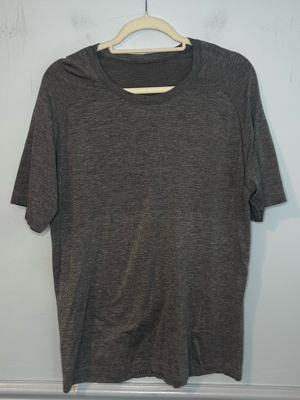 Lululemon Gray Metal Vent Tech Short Sleeve T-Shirt Size Large Men’s